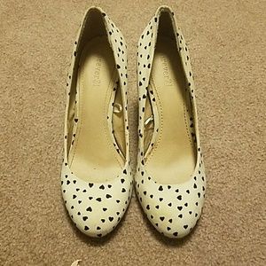 ❤️Forever 21 white heels price firm❤️